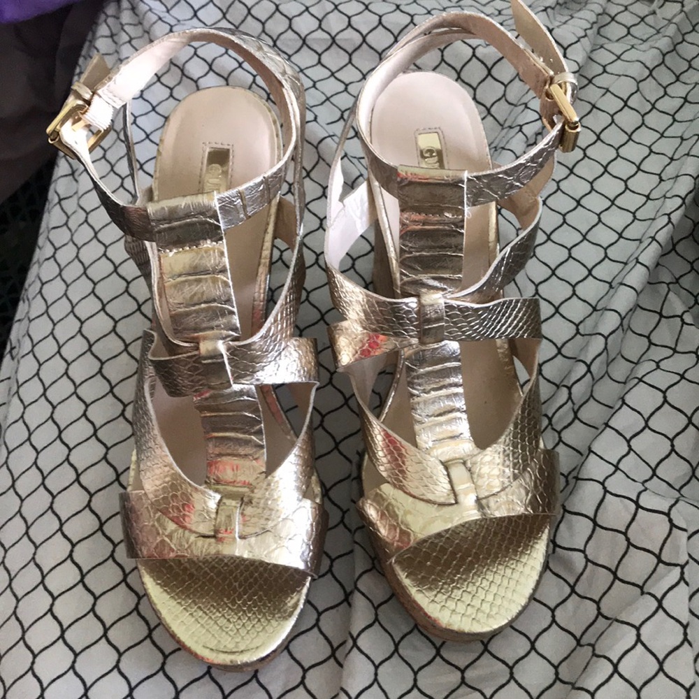 GUESS wedges